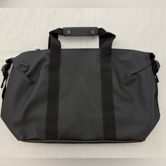 Rains Hilo Weekend Bag Small Black NWT Waterproof Duffel - Picture 7 of 11